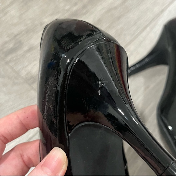 **SOLD** Kate Preston Patent Round Toe Pumps - Picture 3 of 5